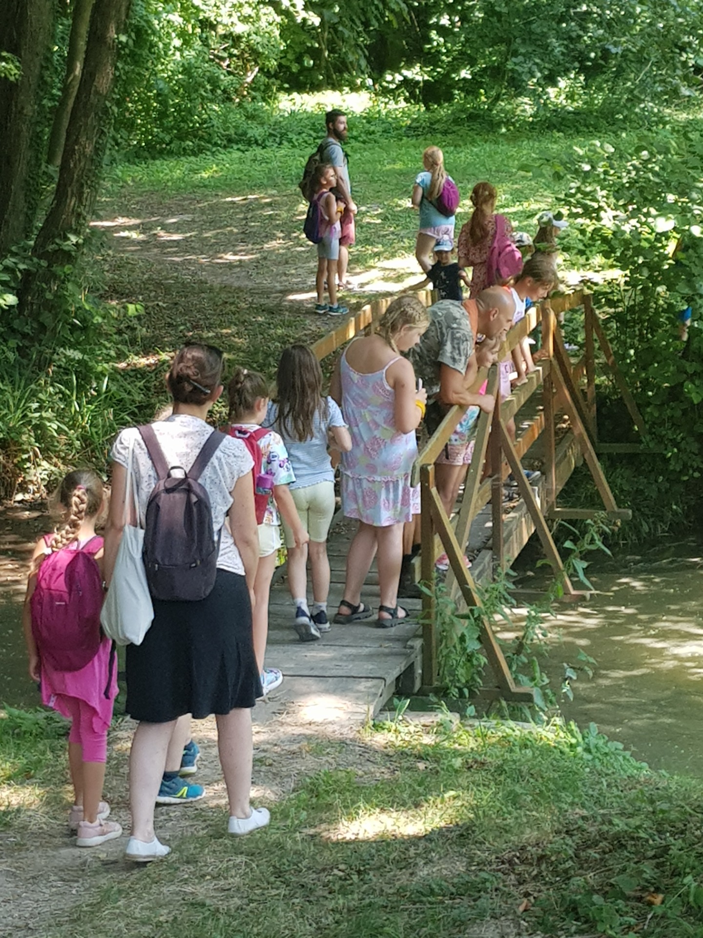 séta a szarvaskúti csoda forrás felé